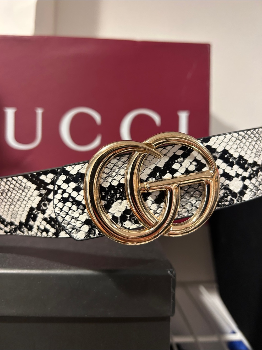 Source Unknown Black and White Snake-Print Belt with Gold Double Circle Buckle